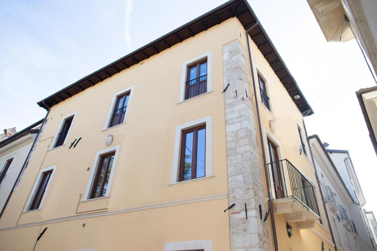 Dimora Del Sole - Intero Appartamento L'Aquila Exterior photo